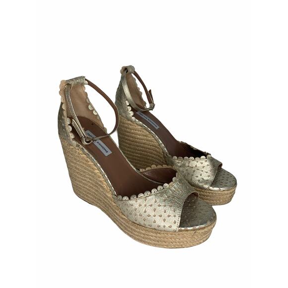 Tabitha Simmons Harp Perforated‎ Scalloped Wedge - Picture 1 of 7